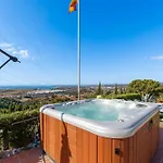 Coastal Getaway In Sunny Roca